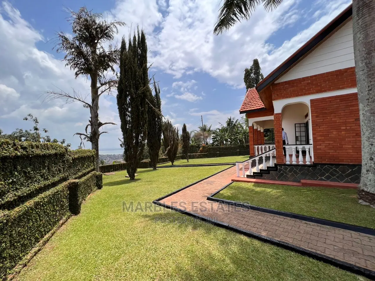 3bdrm Bungalow in Buziga, Central Division for Rent in Central Division