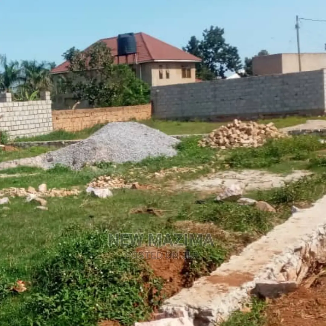 Very Prime Plot on Quicksale Here Just After Munyonyo in Division A