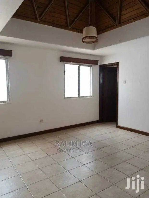 4bdrm Bungalow in Kololo Property, Central Division for Rent in Central Division