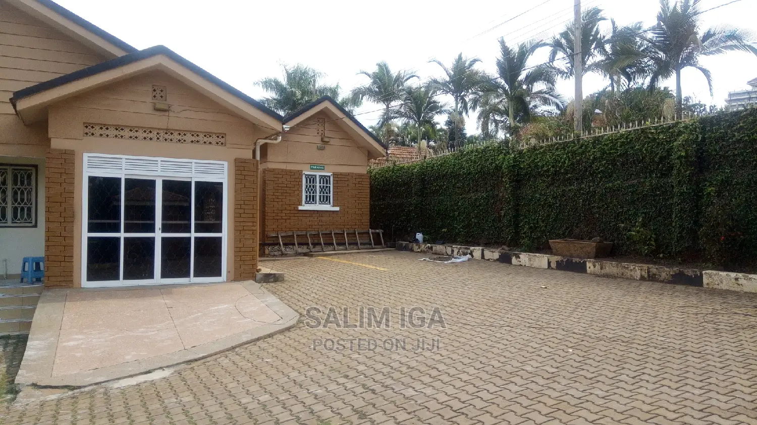4bdrm Chalet in Kololo Property, Central Division for Rent in Central Division