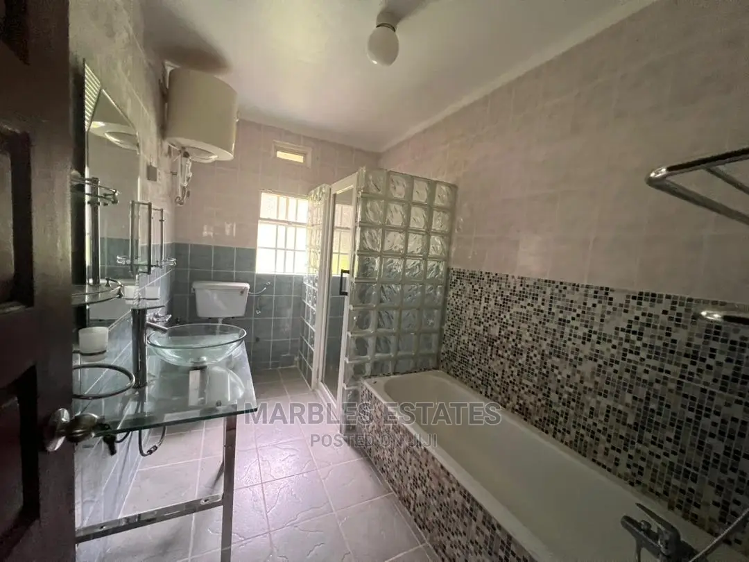4bdrm Townhouse / Terrace in Kololo, Central Division for Rent in Central Division