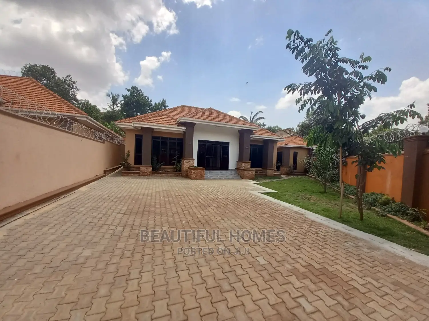 Furnished 4bdrm House in Kisaasi Corporate, Central Division for Sale in Central Division