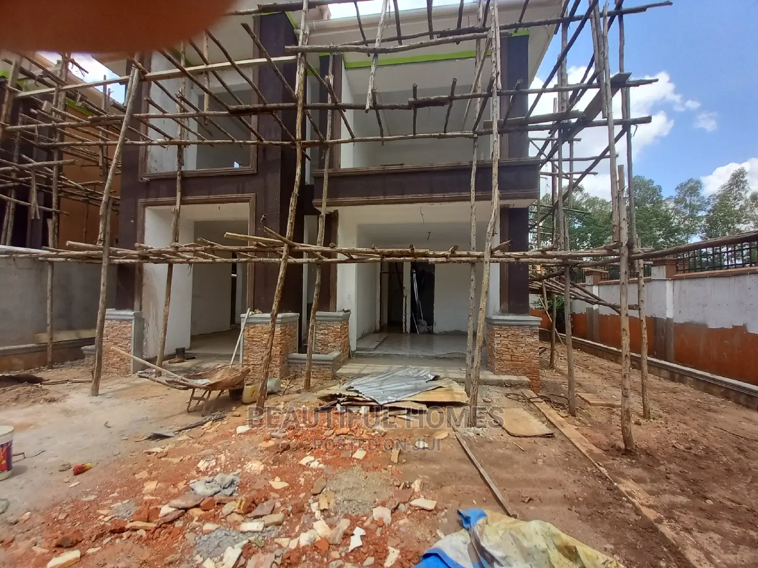 Furnished 5bdrm Maisonette in Kisaasi, Central Division for Sale in Central Division