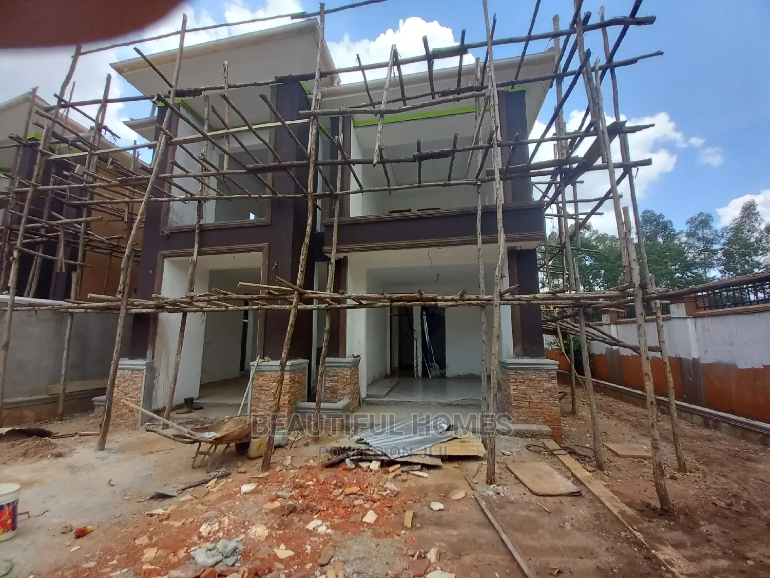 Furnished 5bdrm Maisonette in Kisaasi, Central Division for Sale in Central Division