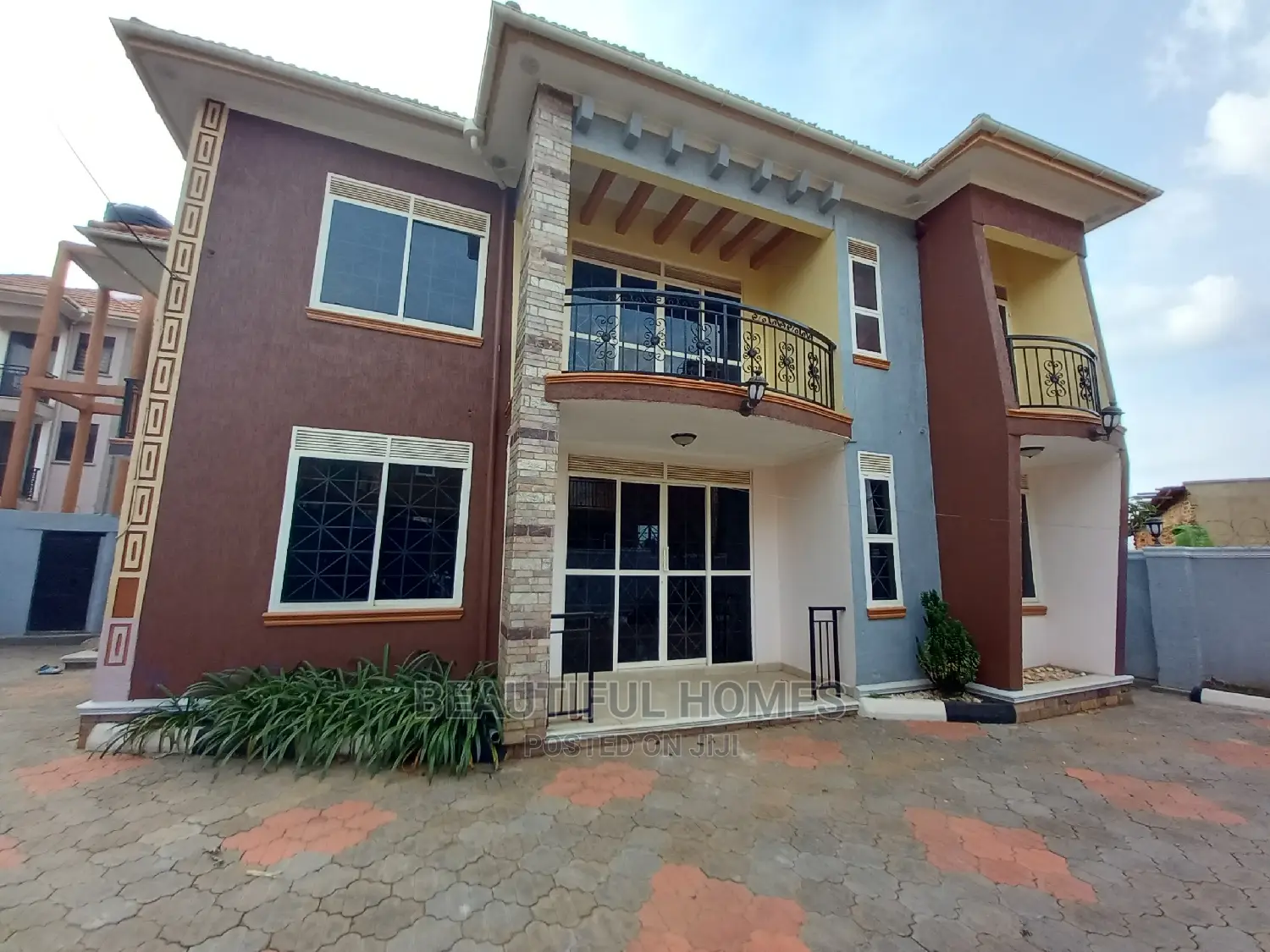 Furnished 5bdrm Maisonette in Kira for Sale in Kira