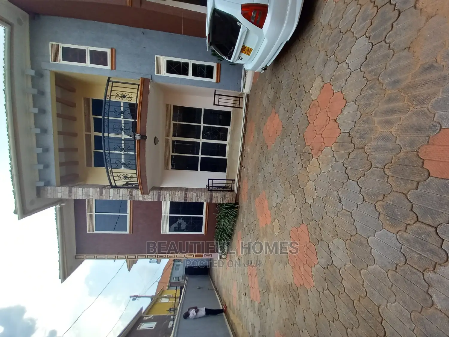 Furnished 5bdrm Maisonette in Kira for Sale in Kira