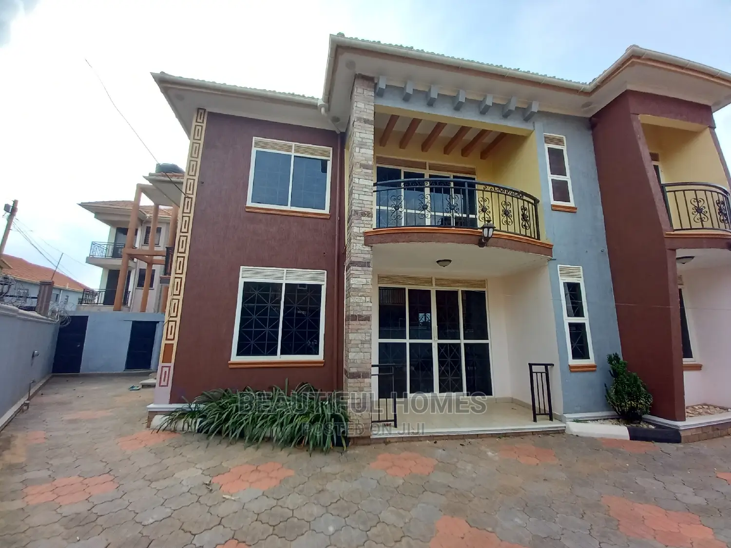 Furnished 5bdrm Maisonette in Kira for Sale in Kira