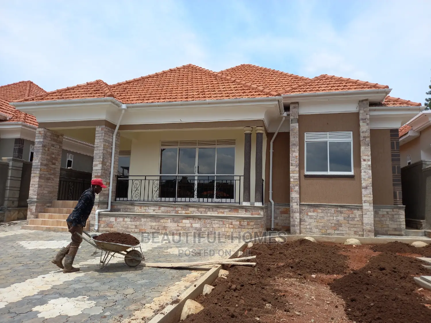 Furnished 4bdrm Bungalow in Kira for Sale in Kira