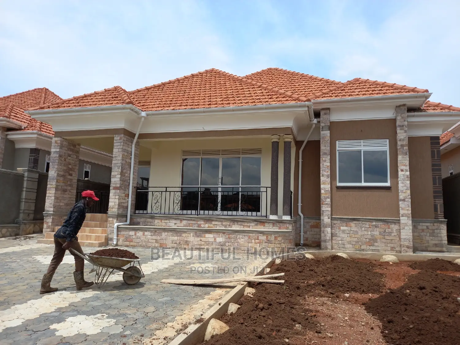 Furnished 4bdrm Bungalow in Kira for Sale in Kira
