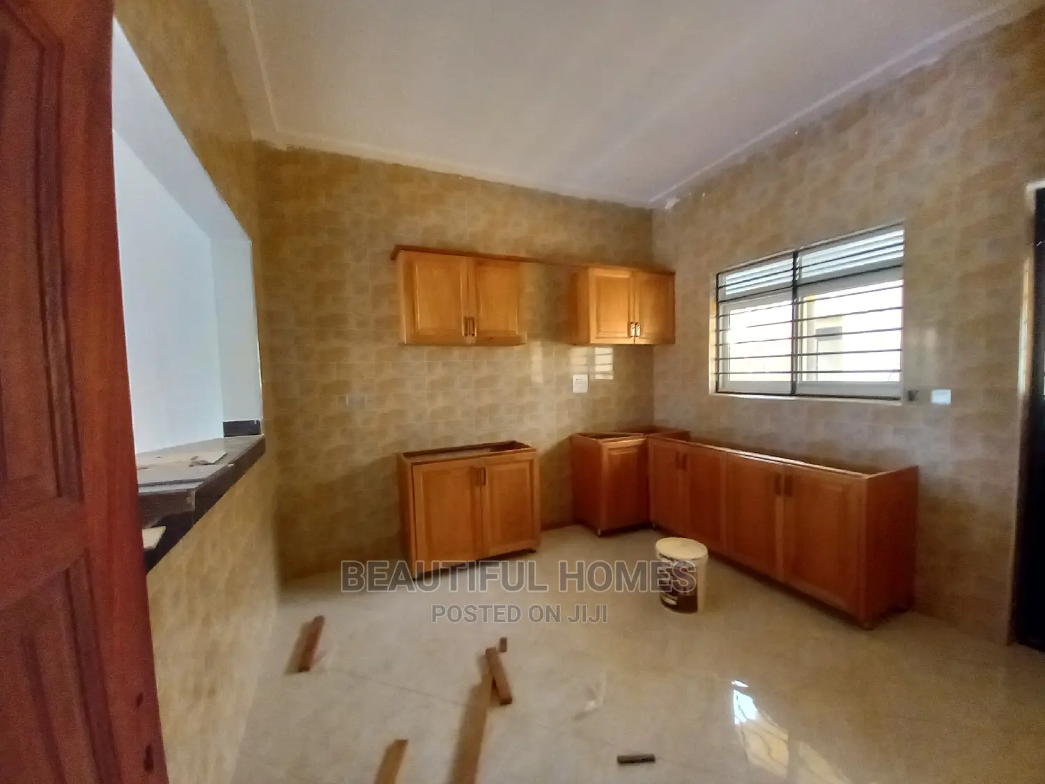 Furnished 4bdrm Bungalow in Kira for Sale in Kira