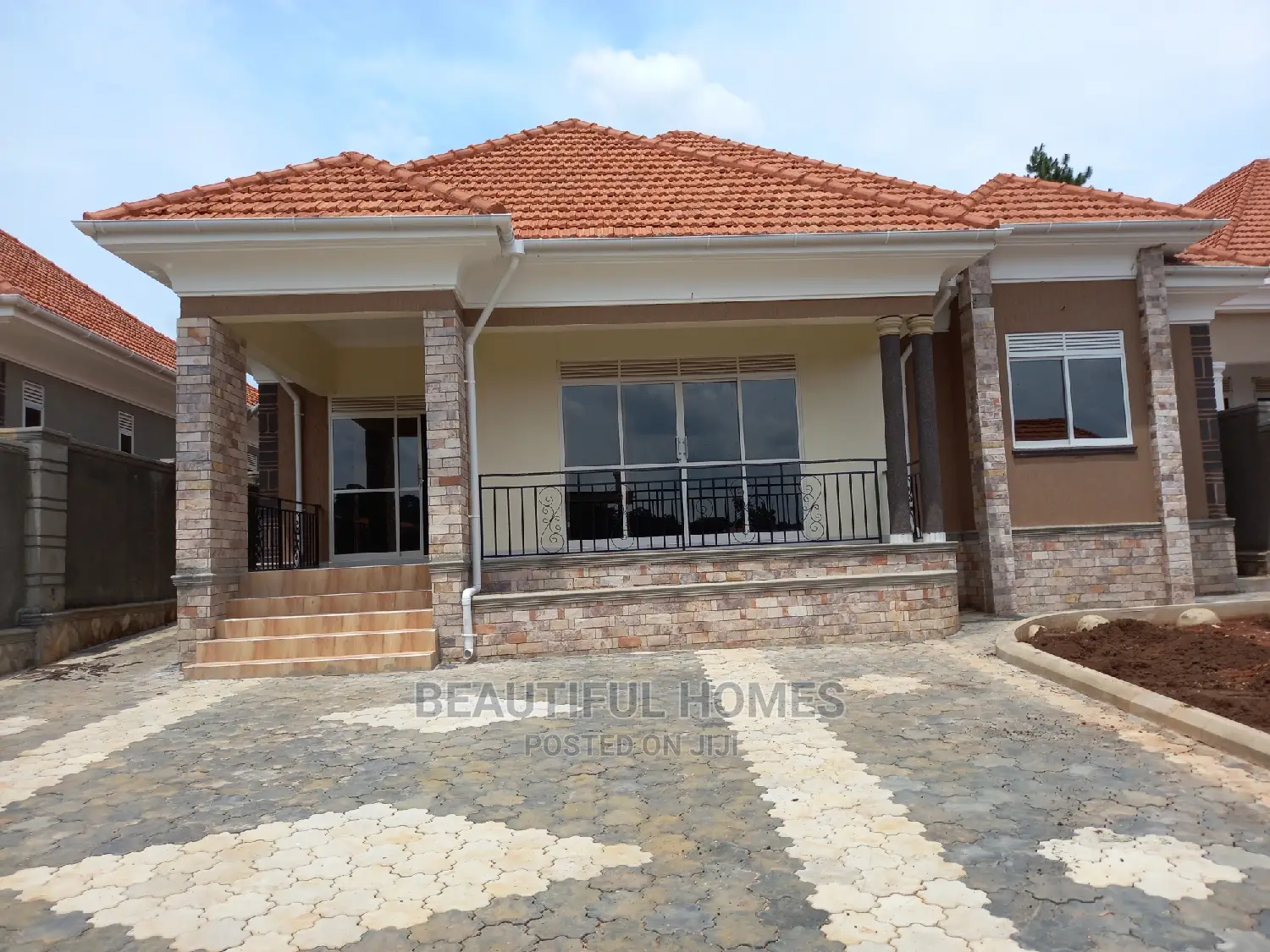Furnished 4bdrm House in Kira Corporates for Sale in Kira