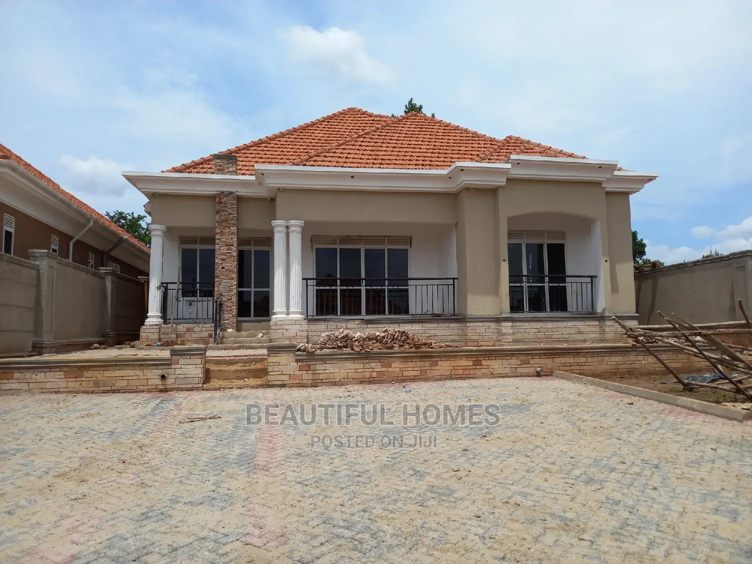 Furnished 4bdrm Bungalow in Kira for Sale in Kira
