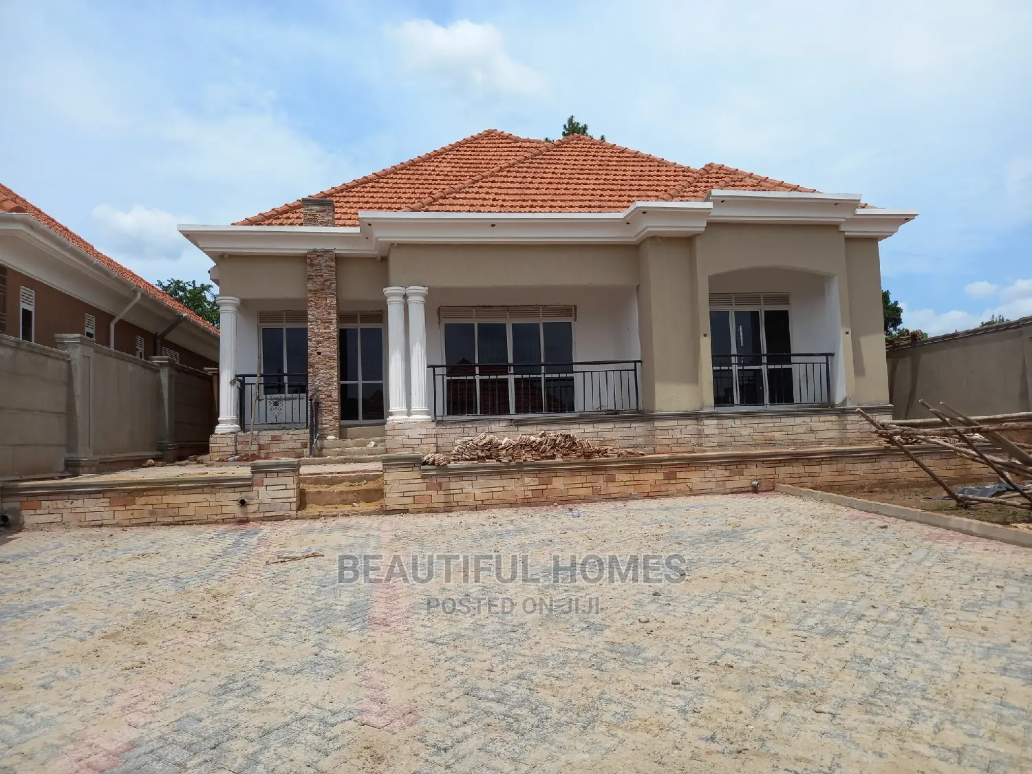 Furnished 4bdrm Bungalow in Kira for Sale in Kira