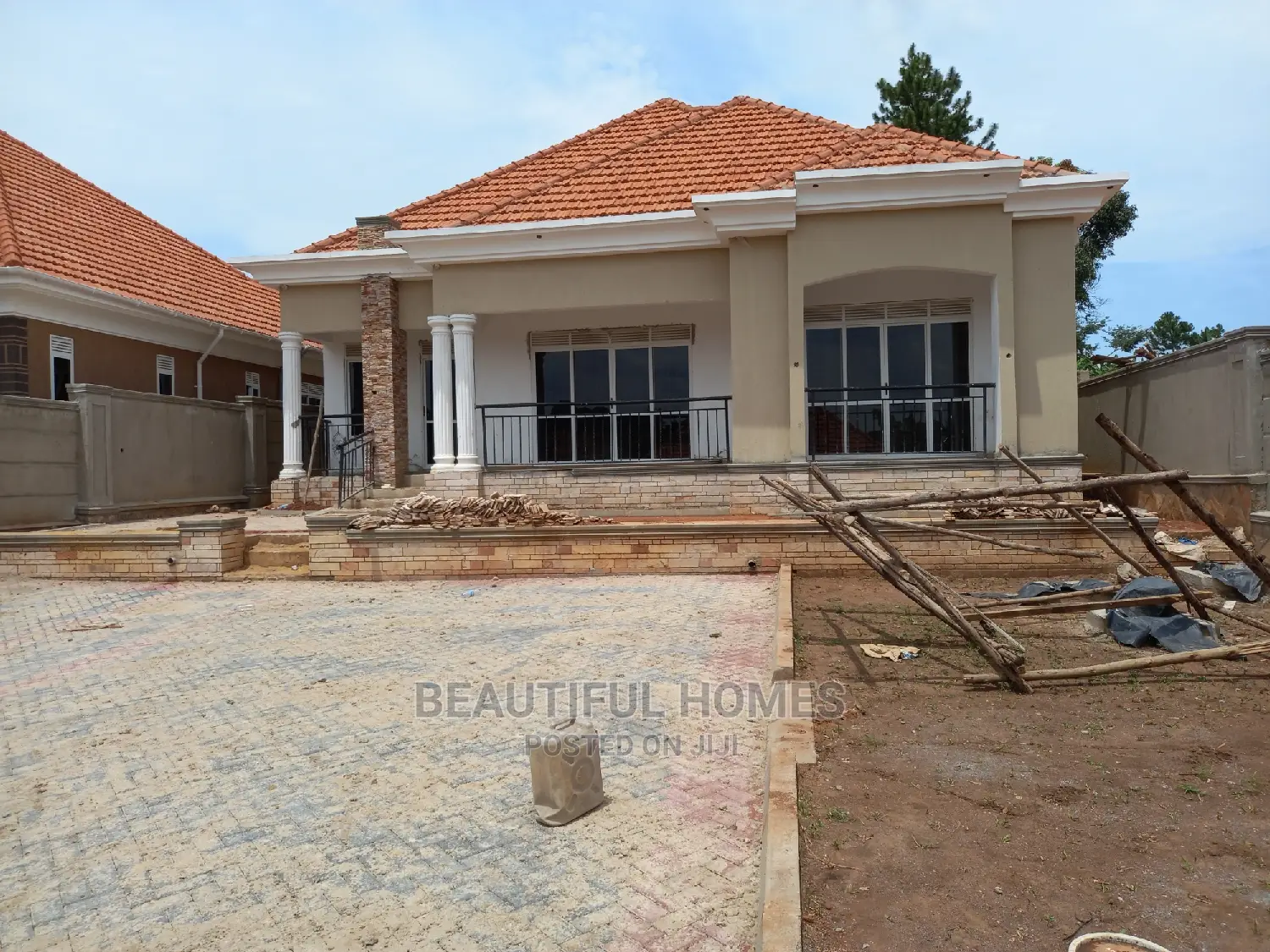 Furnished 4bdrm Maisonette in Kira for Sale in Kira