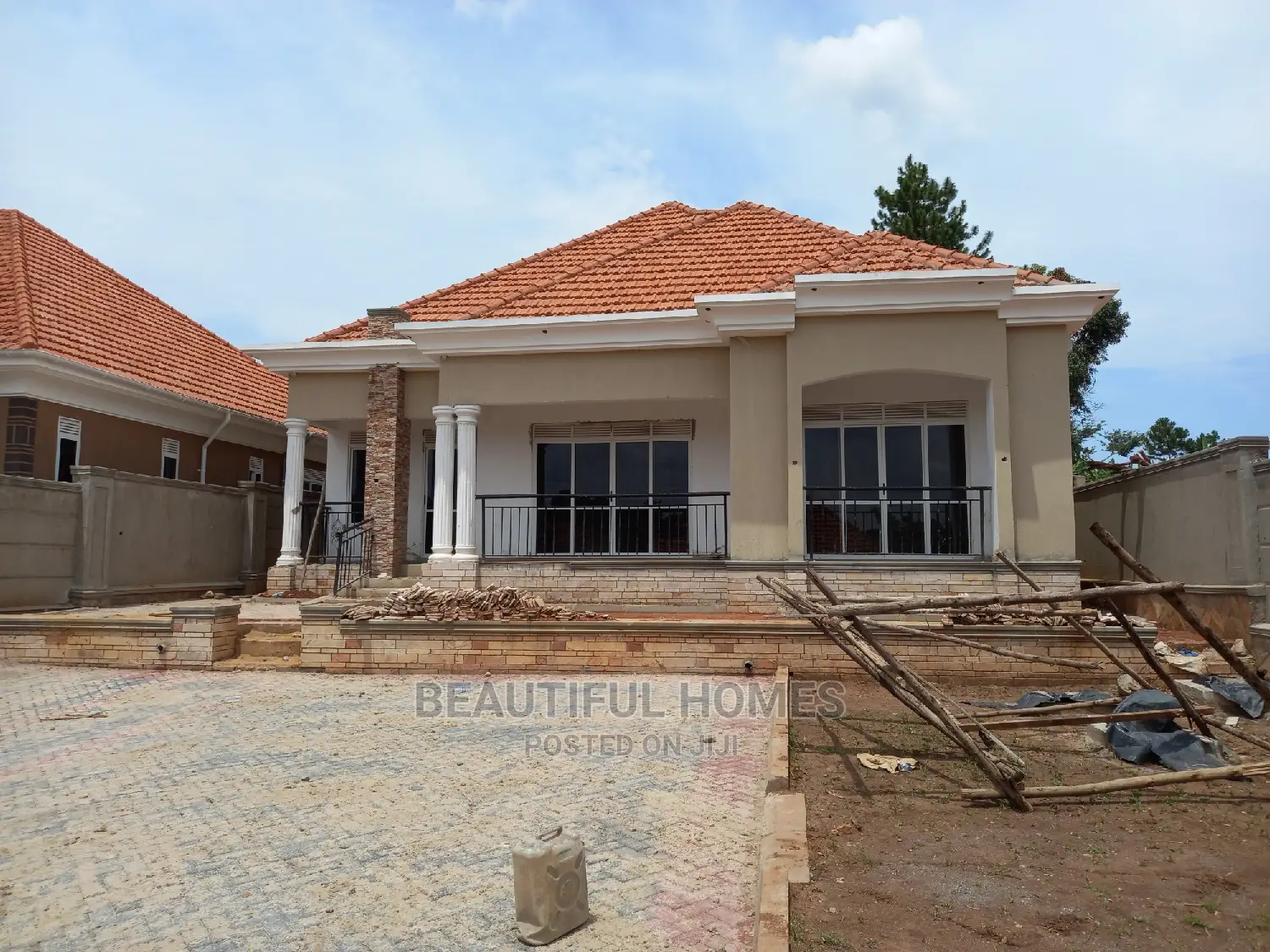 Furnished 4bdrm Maisonette in Kira for Sale in Kira