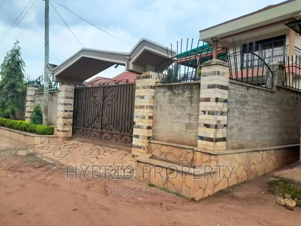 Furnished 4bdrm Mansion in Nansana~Kabulengwa, Wakiso / Wakiso in Wakiso / Wakiso