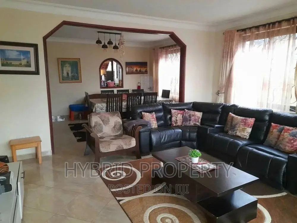Furnished 4bdrm Mansion in Nansana~Kabulengwa, Wakiso / Wakiso in Wakiso / Wakiso