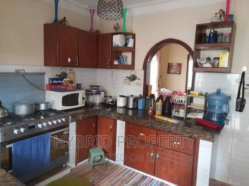 Furnished 4bdrm Mansion in Nansana~Kabulengwa, Wakiso / Wakiso in Wakiso / Wakiso