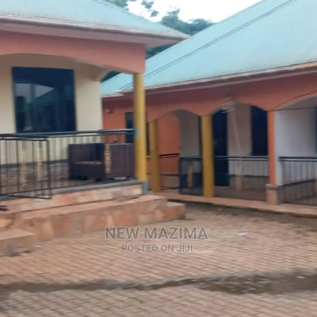 6bdrm House in Buziga Konge, Division a for Sale in Division A