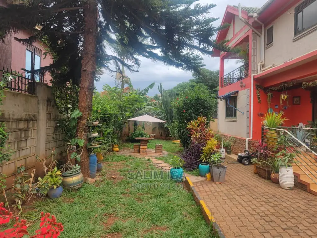 4bdrm Duplex in Kololo Property, Central Division for Sale in Central Division