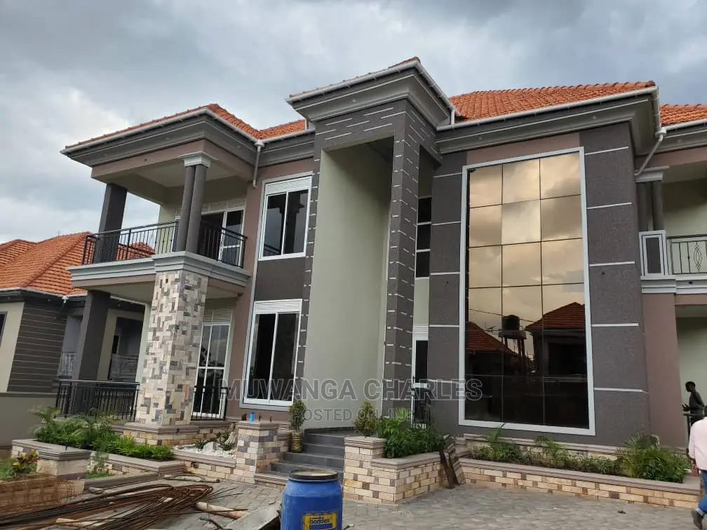 5bdrm Duplex in Fs Properties Ltd, Central Division for Sale in Central Division