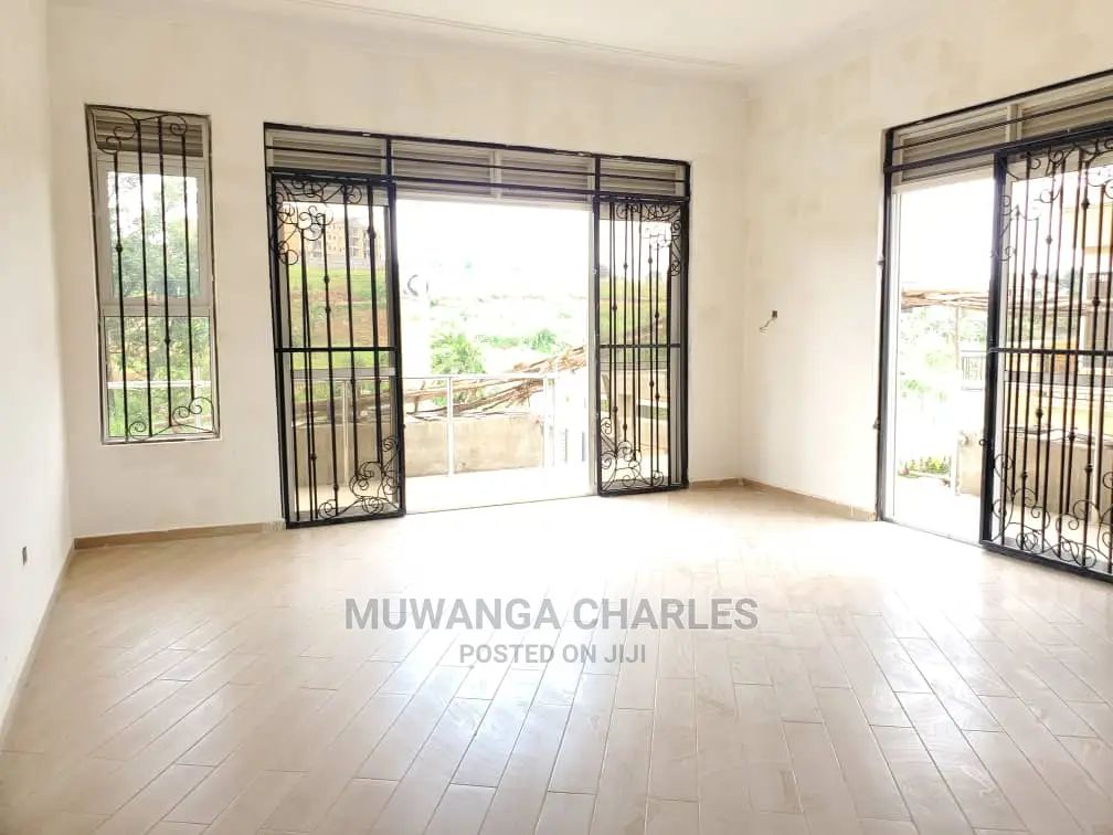 5bdrm Duplex in Fs Properties Ltd, Central Division for Sale in Central Division