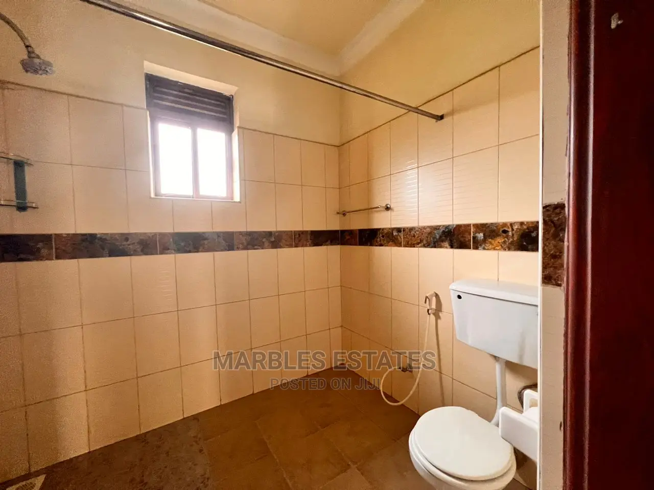 3bdrm Townhouse / Terrace in Bugoloobi, Central Division for Rent in Central Division