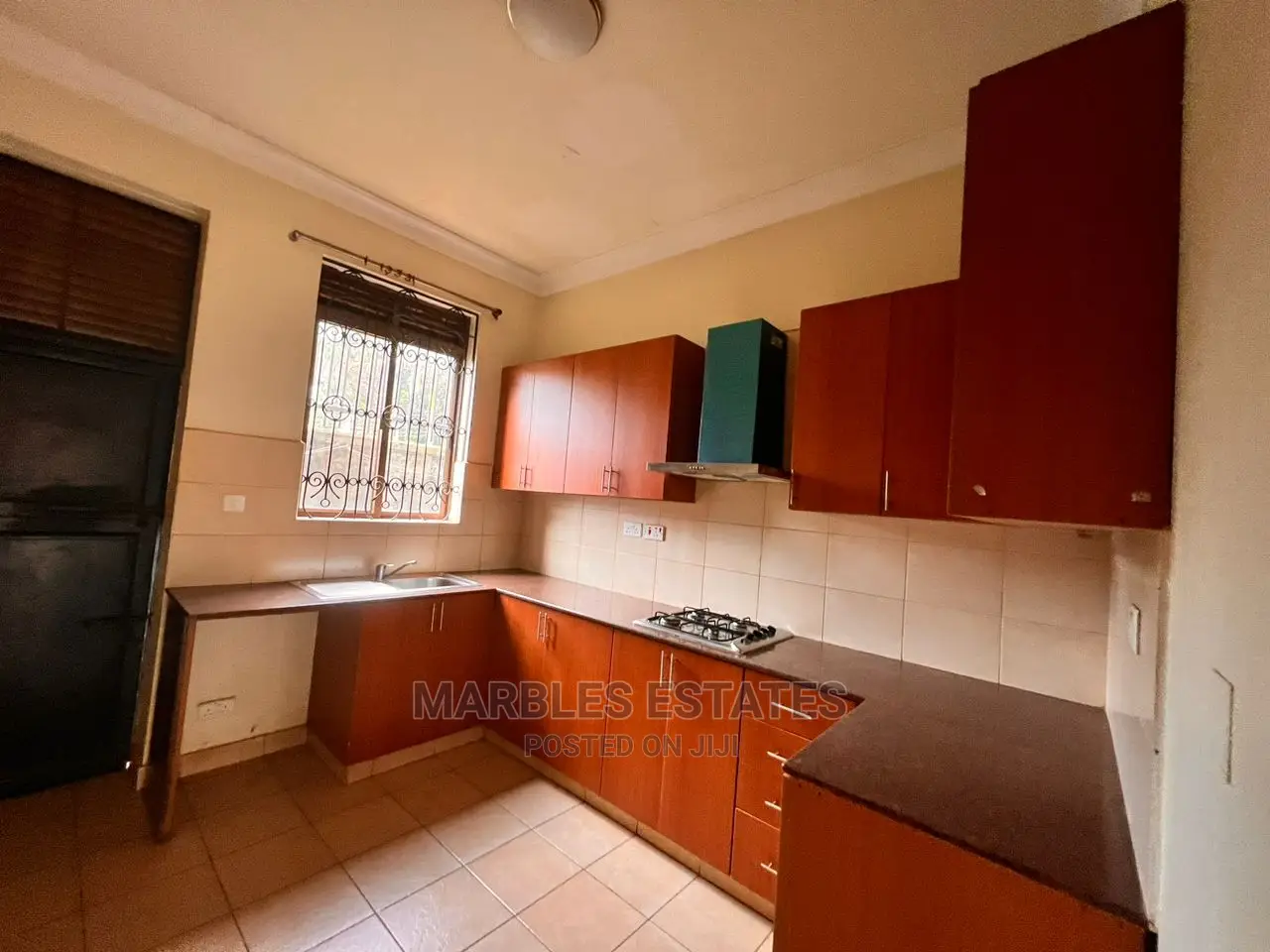 3bdrm Townhouse / Terrace in Bugoloobi, Central Division for Rent in Central Division