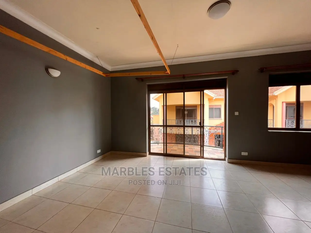 3bdrm Townhouse / Terrace in Bugoloobi, Central Division for Rent in Central Division