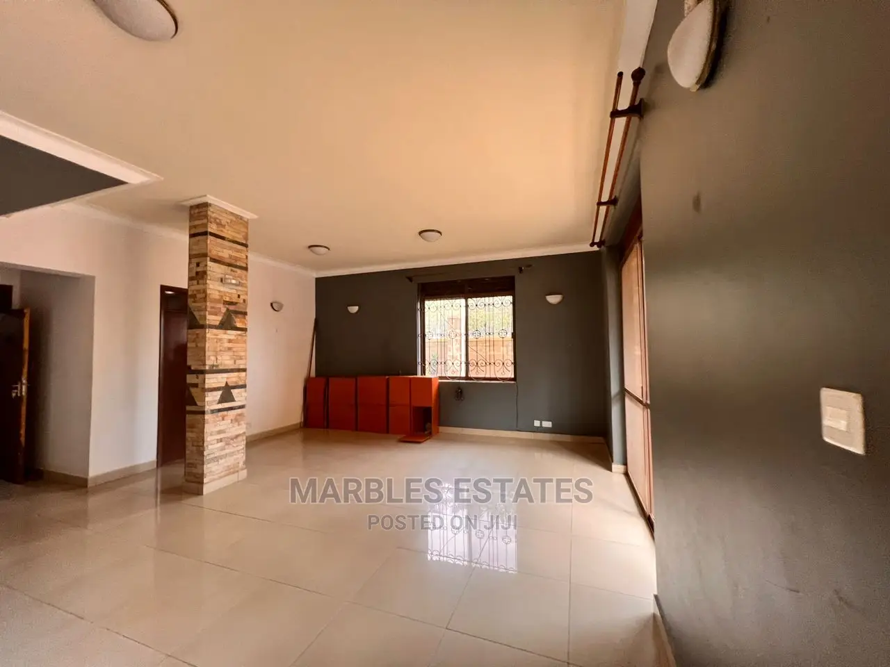 3bdrm Townhouse / Terrace in Bugoloobi, Central Division for Rent in Central Division