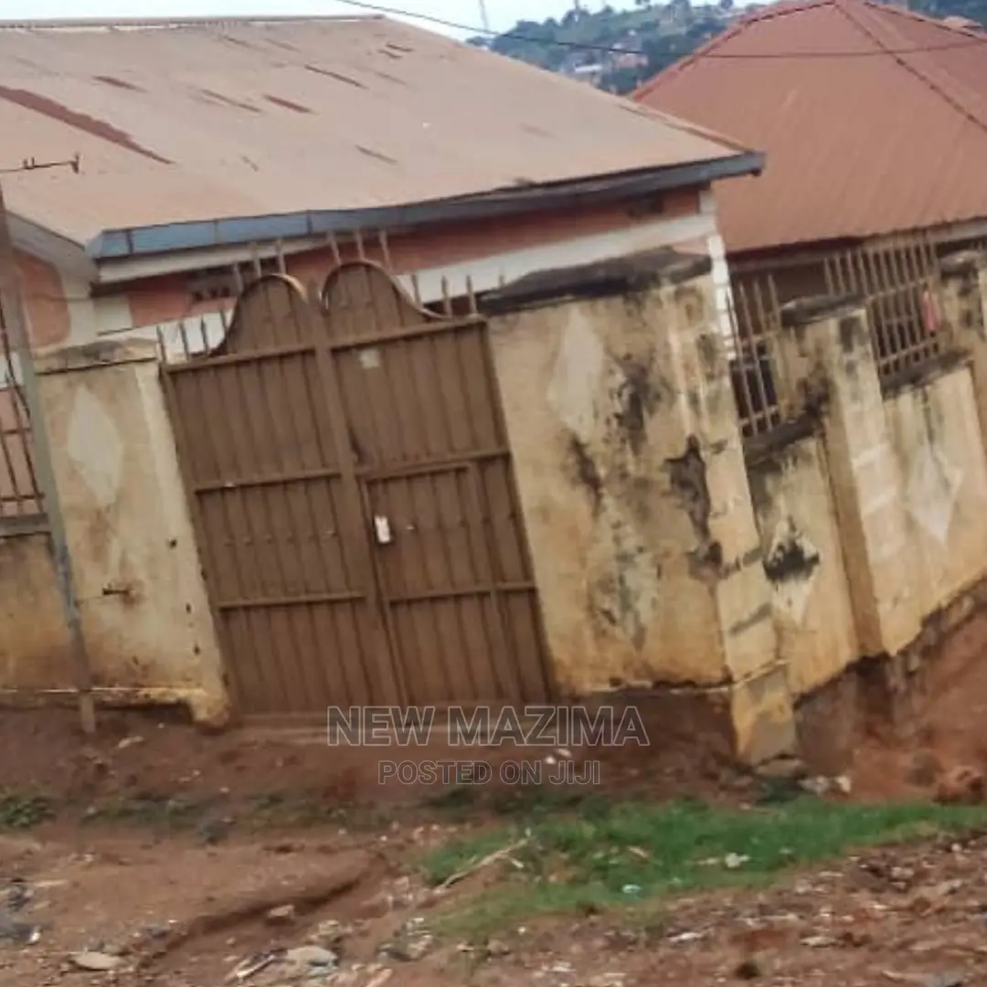 2bdrm House in Salaama Munyonyo, Division a for Sale in Division A