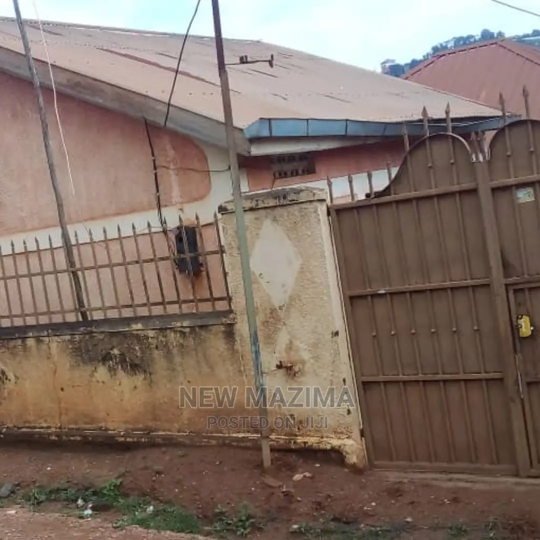 2bdrm House in Salaama Munyonyo, Division a for Sale in Division A
