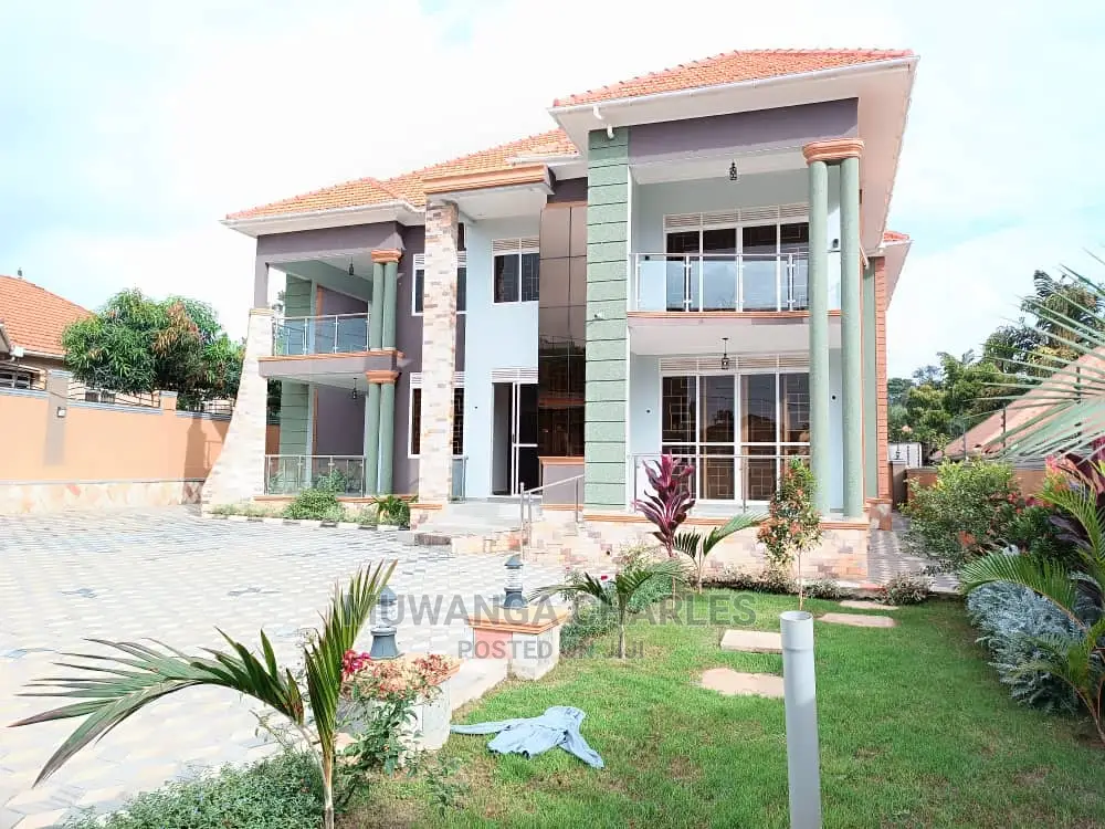 5bdrm Duplex in Fs Properties Ltd, Central Division for Sale in Central Division