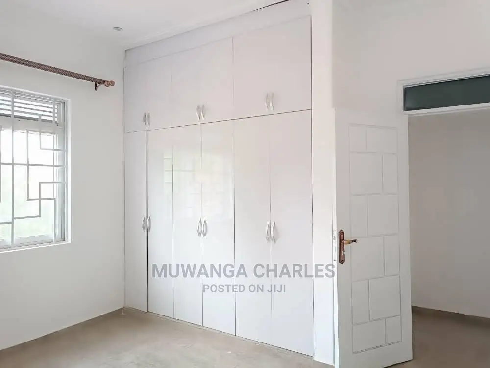 5bdrm Duplex in Fs Properties Ltd, Central Division for Sale in Central Division