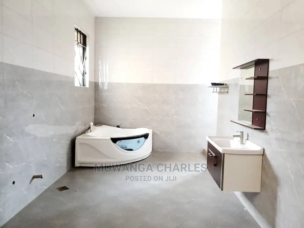 5bdrm Duplex in Fs Properties Ltd, Central Division for Sale in Central Division