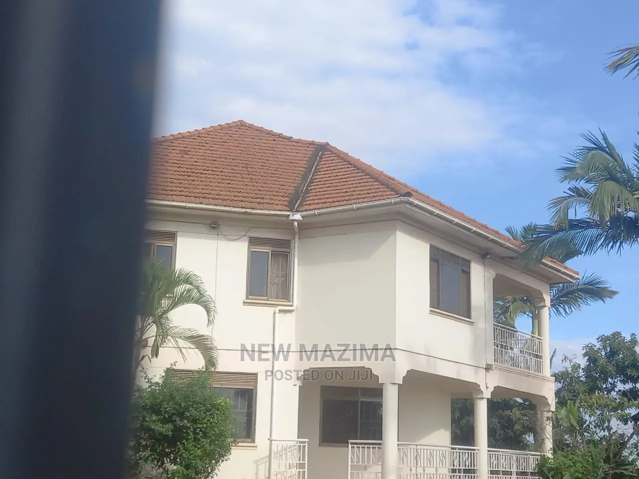 5bdrm Mansion in Buziga Heights, Division a for Sale in Division A