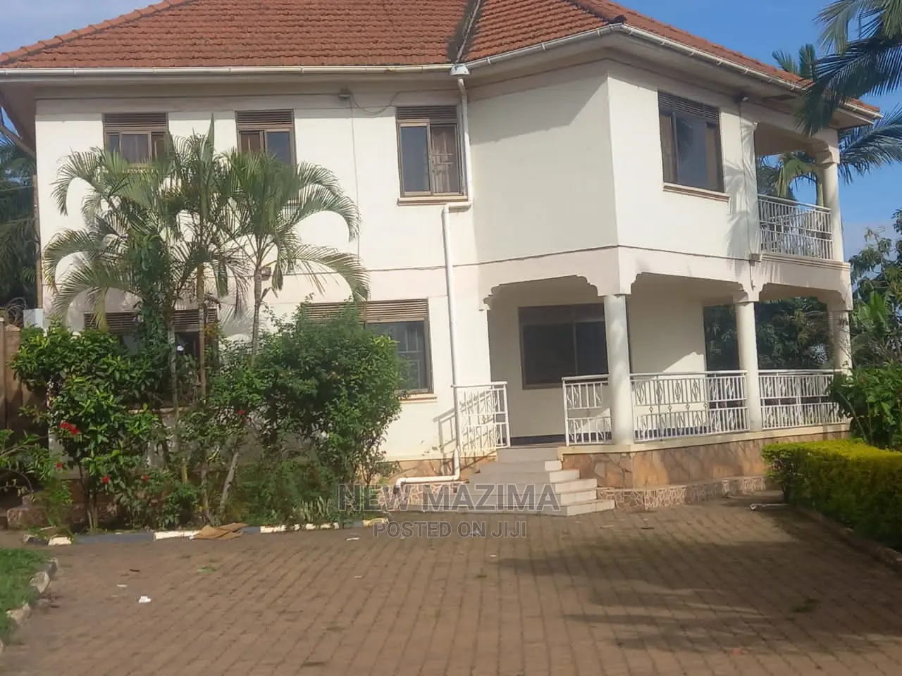5bdrm Mansion in Buziga Heights, Division a for Sale in Division A