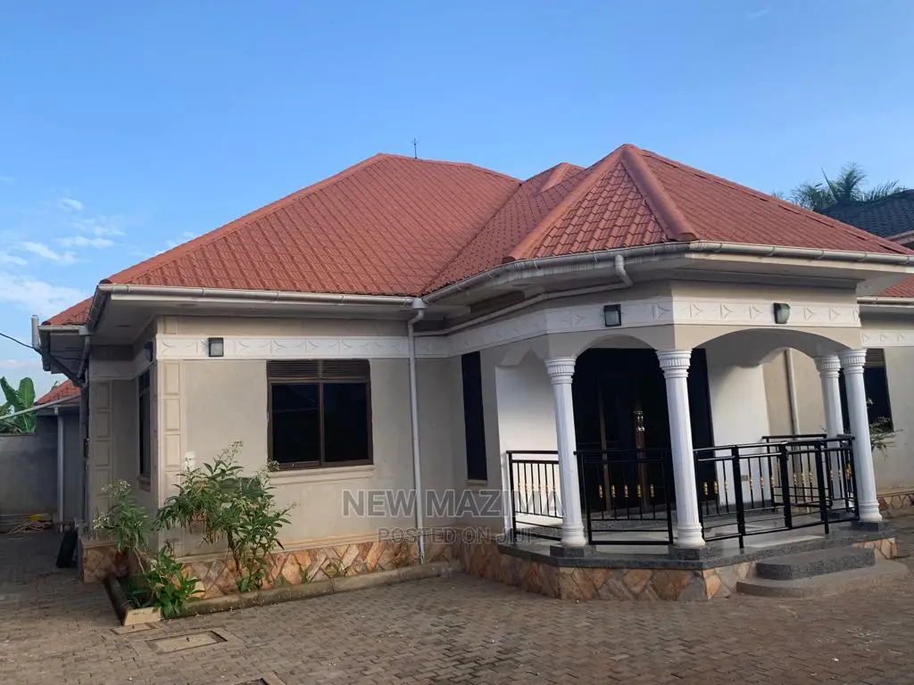 3bdrm House in Nsanji Manja, Division a for Sale in Division A