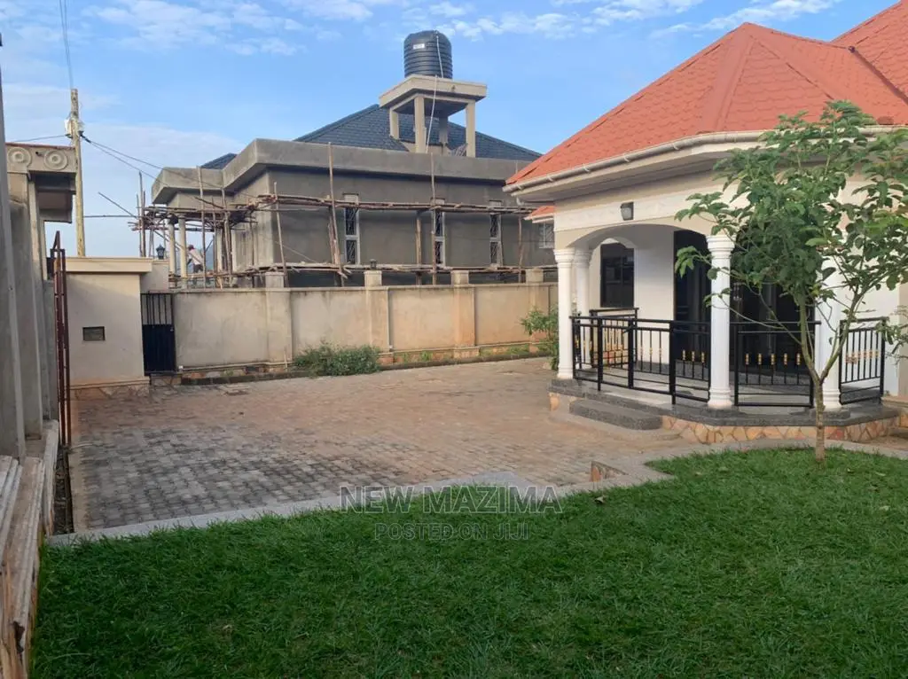 3bdrm House in Nsanji Manja, Division a for Sale in Division A