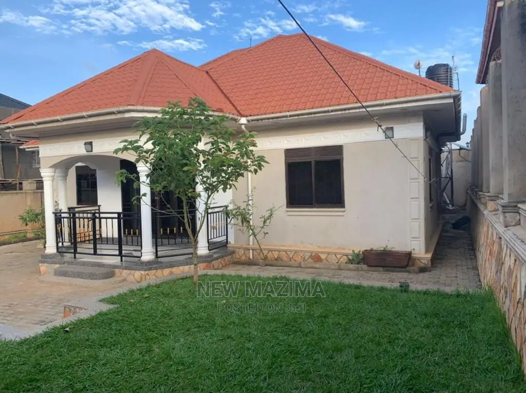 3bdrm House in Nsanji Manja, Division a for Sale in Division A