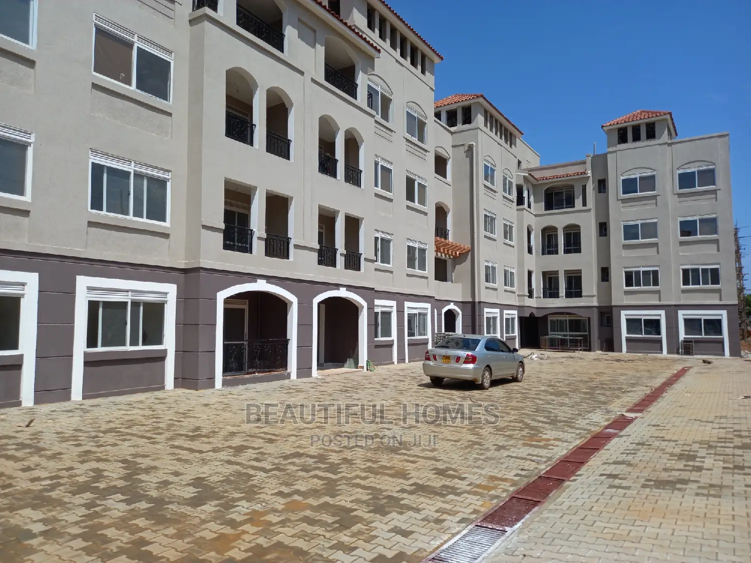 Furnished 3bdrm Condo in Naalya Estate, Central Division for Sale in Central Division