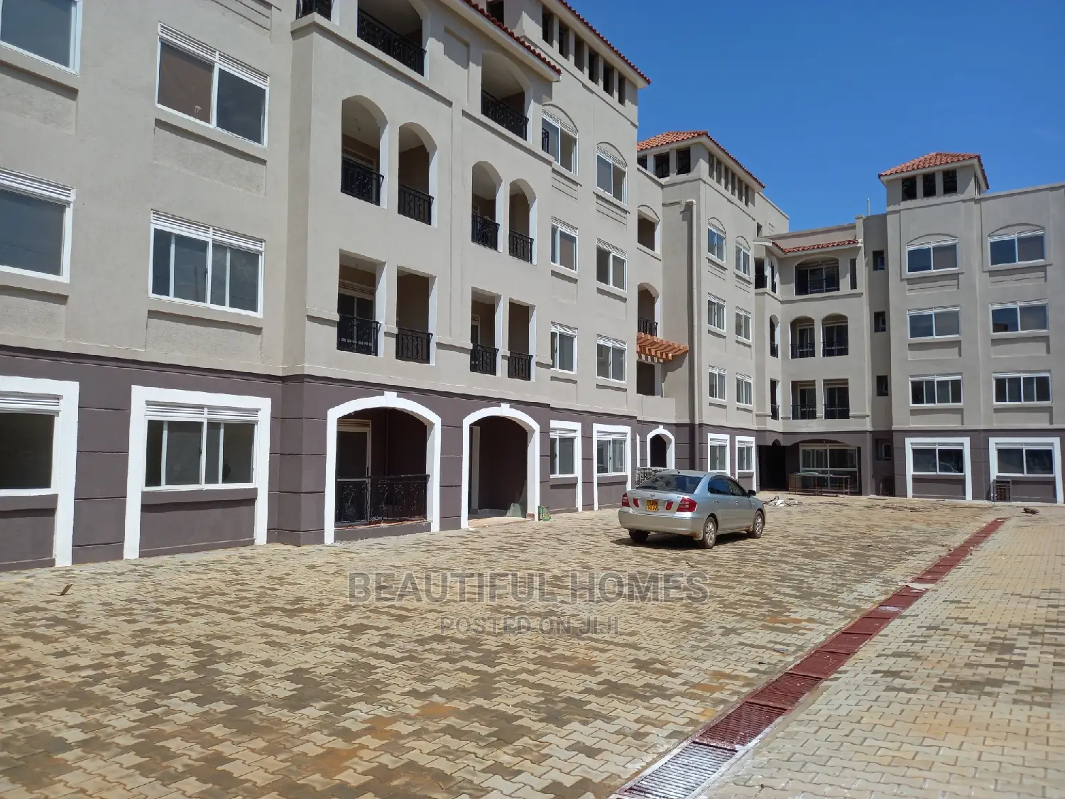 Furnished 3bdrm Condo in Naalya Estate, Central Division for Sale in Central Division
