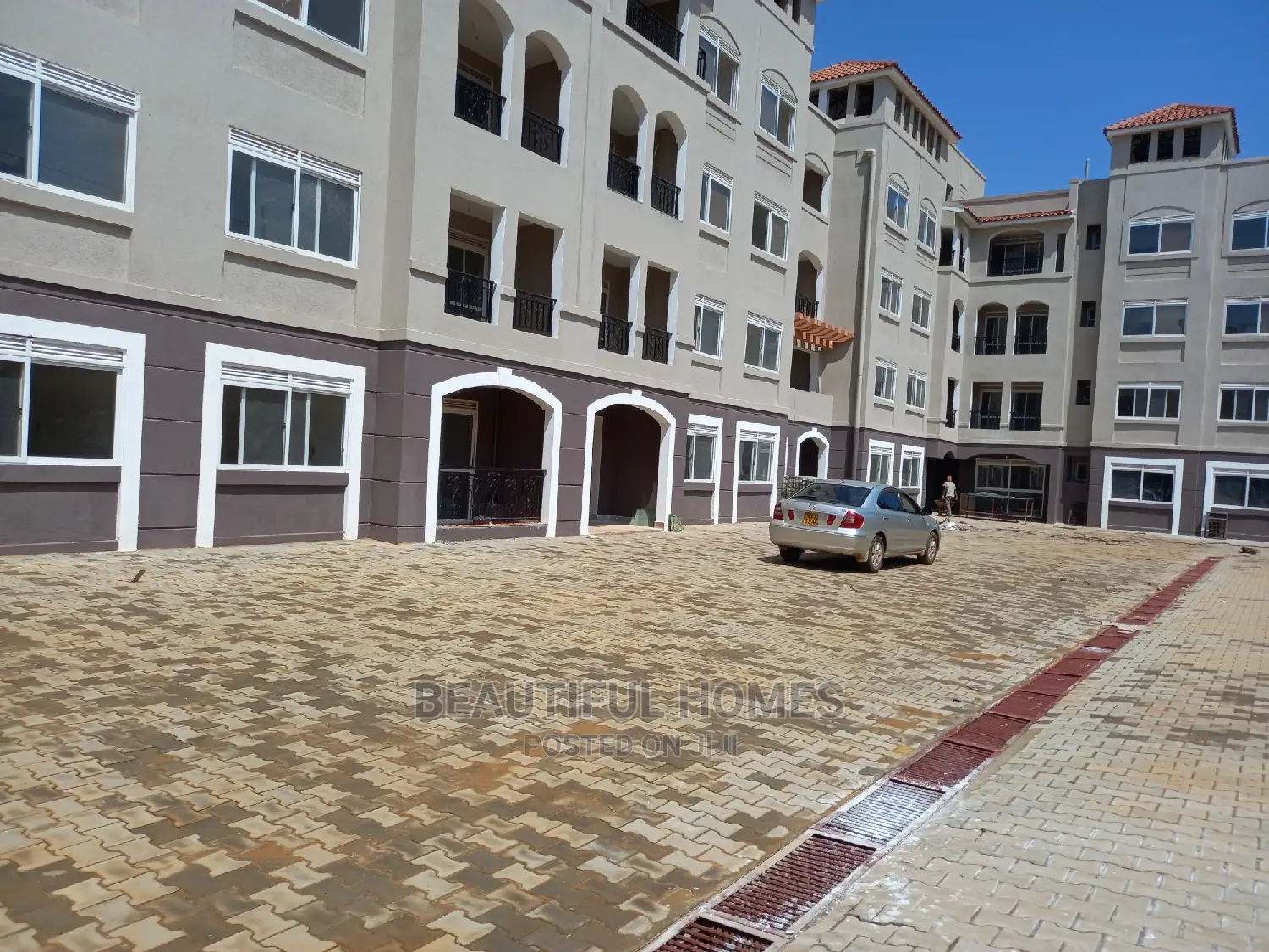 Furnished 3bdrm Condo in Naalya Estate, Central Division for Sale in Central Division