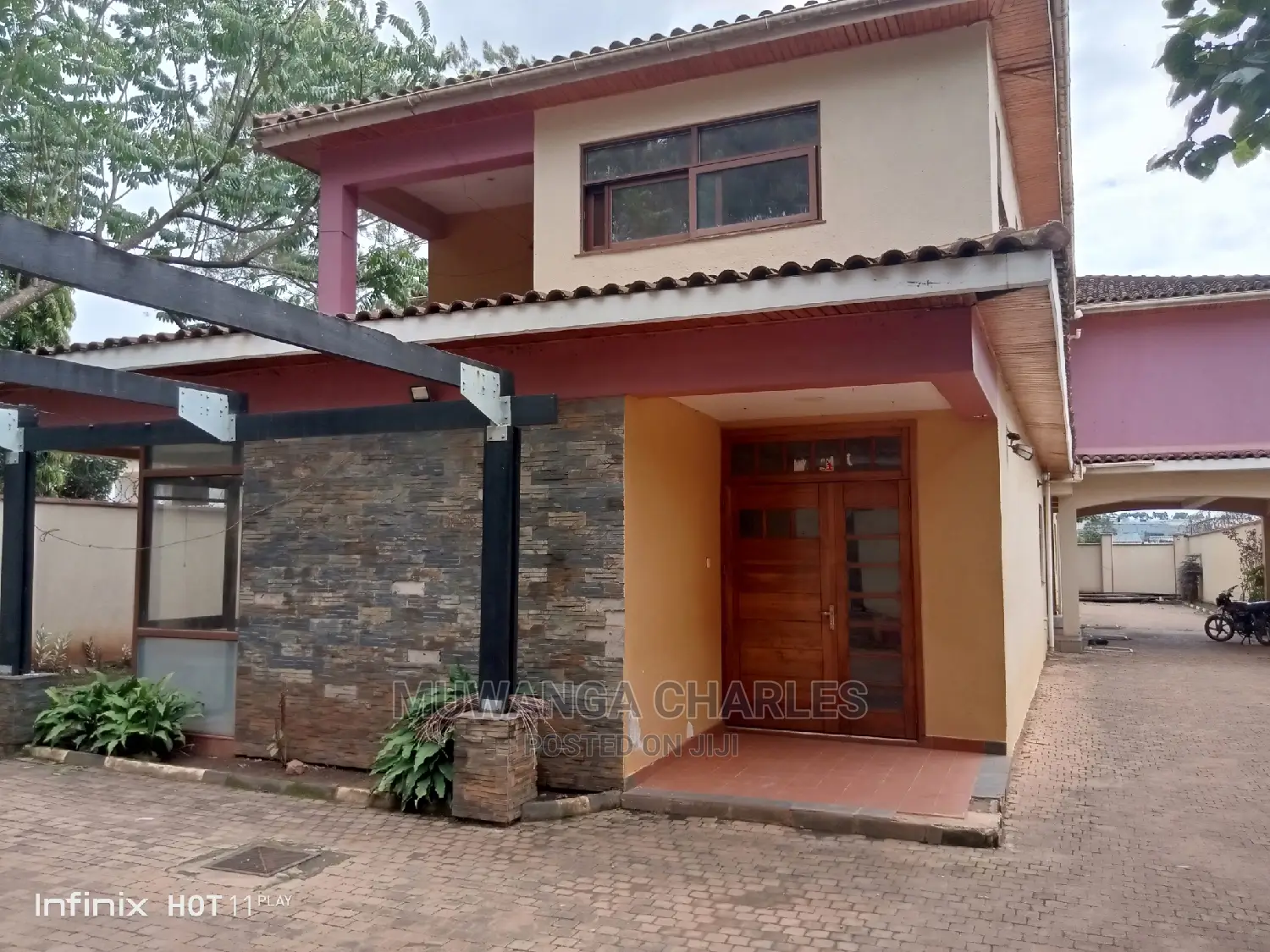 8bdrm Duplex in Fs Properties Ltd, Central Division for Sale in Central Division
