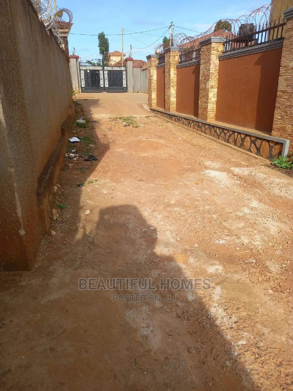 Furnished 2bdrm Maisonette in Kyaliwajjara, Central Division for sale in Central Division
