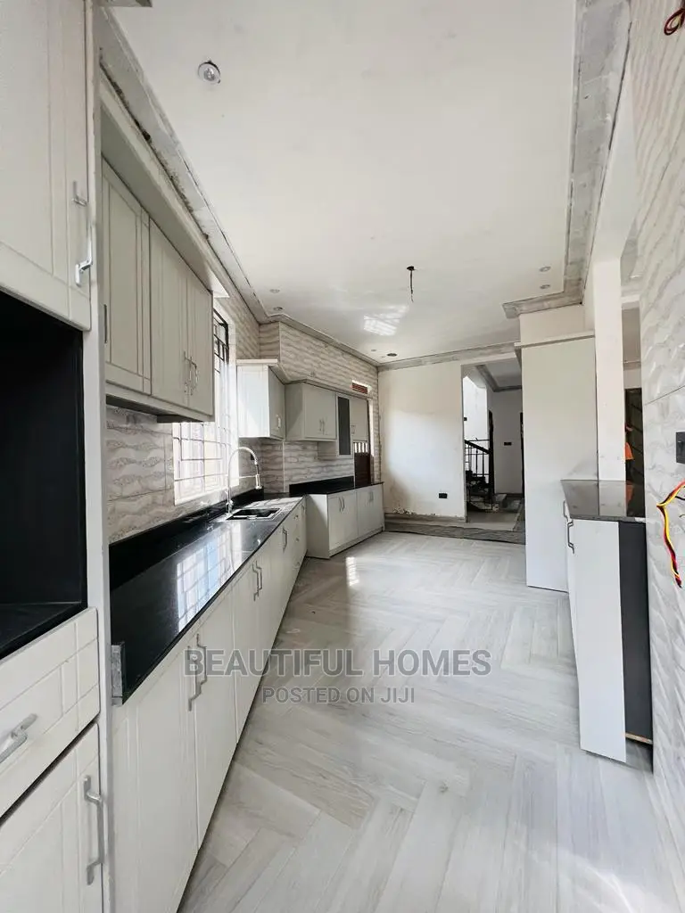Furnished 6bdrm Mansion in Kyanja, Central Division for Sale in Central Division