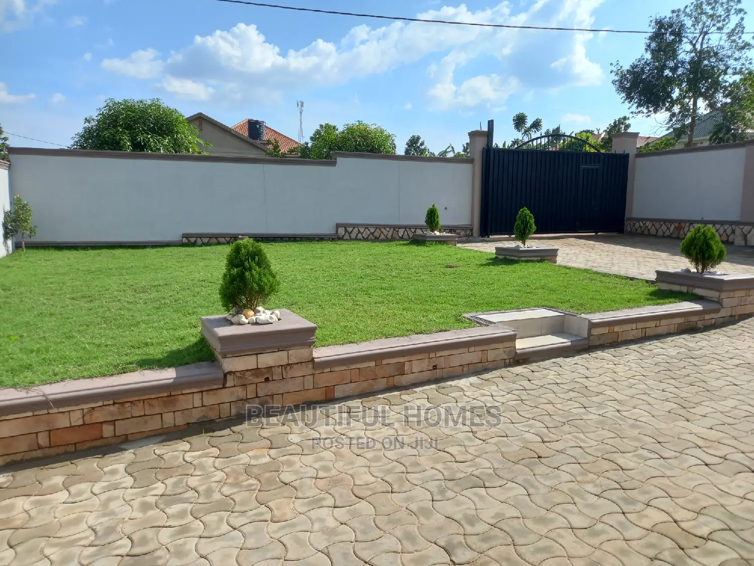 Furnished 4bdrm Bungalow in Kira for Sale in Kira
