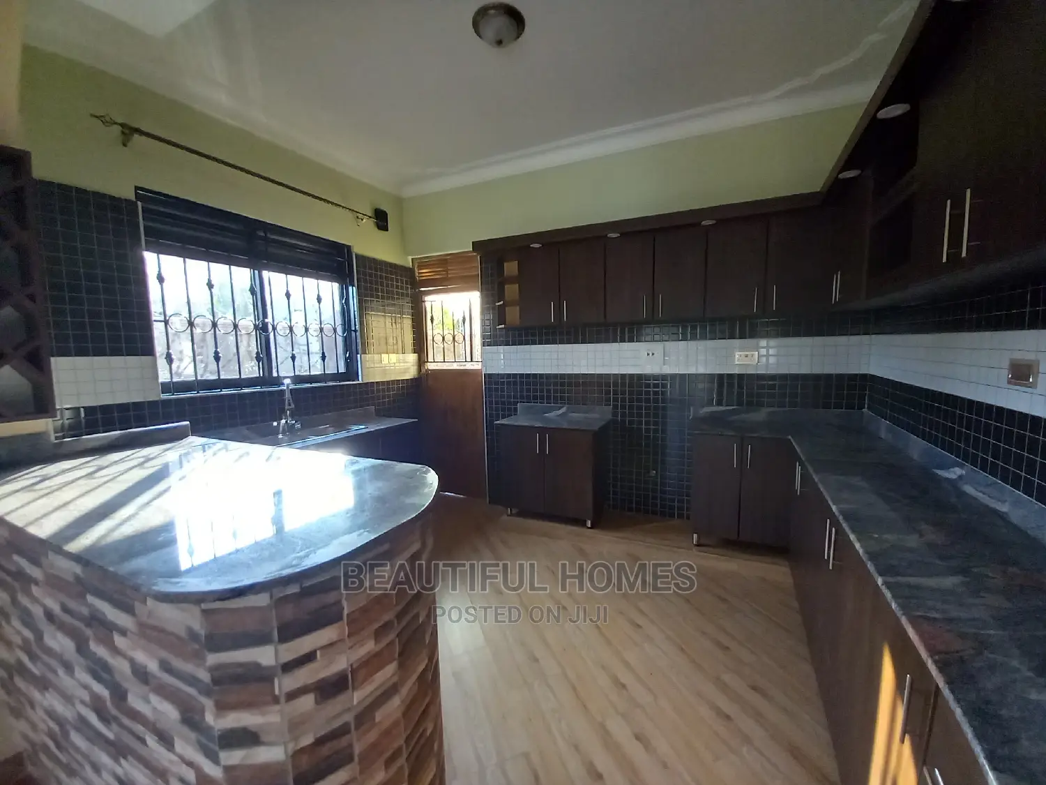 Furnished 4bdrm House in Kira for Sale in Kira