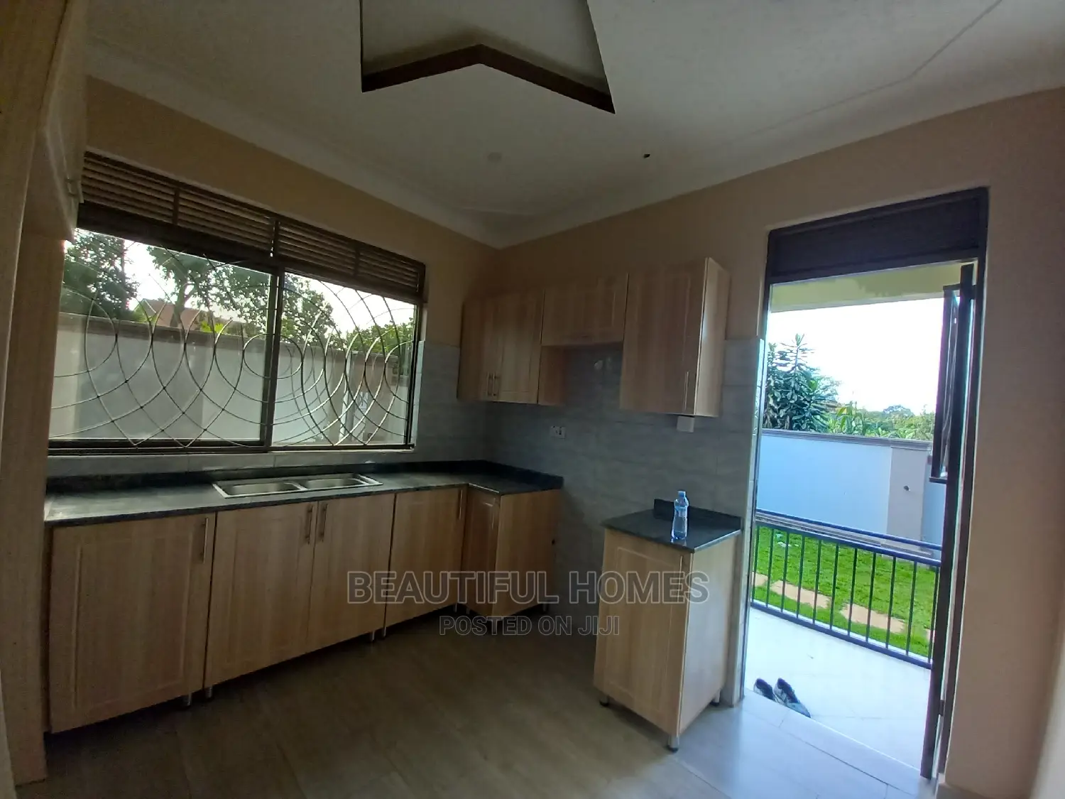 Furnished 4bdrm Bungalow in Kira for Sale in Kira