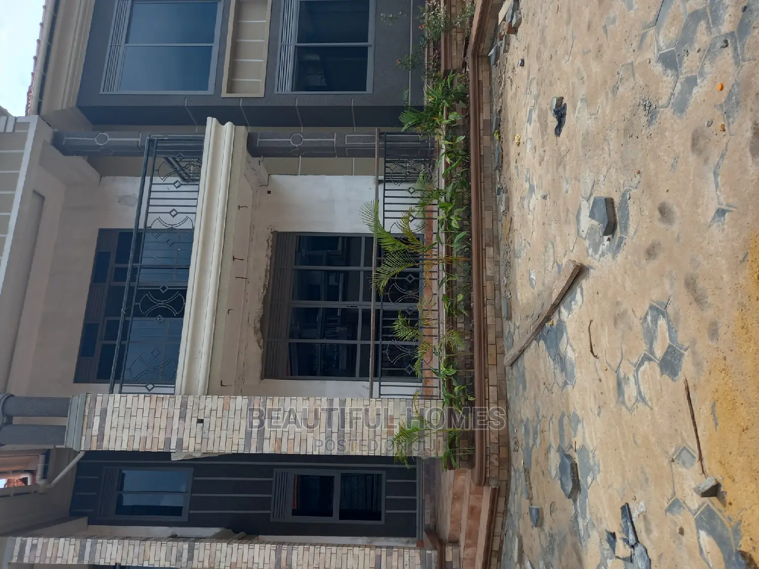 Furnished 6bdrm Mansion in Kisaasi Corporate, Central Division in Central Division